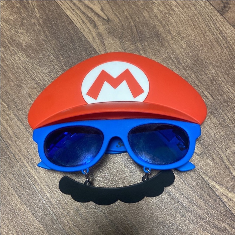SUPER MARIO Sunglasses